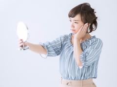 顔に点在する悩めるシミに! マイルドな光によるシミ治療